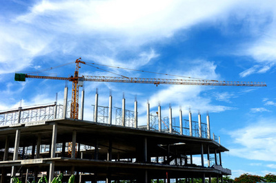 起重設(shè)備在建筑施工現(xiàn)場的關(guān)鍵作用與管理要點(diǎn)